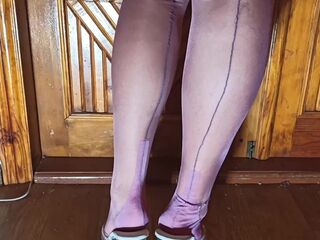 Enjoyable vagina in pink nylons, NylonKissa