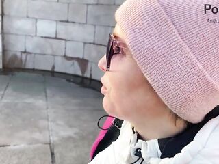 Вместо прогулки он потащил меня трахаться в номер - POV - кончил в киску