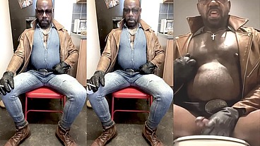 Black Muscle Smoking & Toilet Cum Load