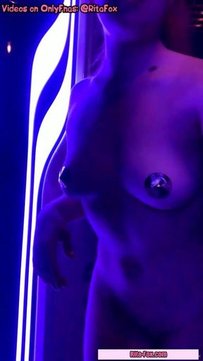 Striptease and masturbation in the solarium sunbathe, come with me?