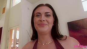 Lindsay Lee - Captivating Bombshell Lindsay Lee S First Ever Dp