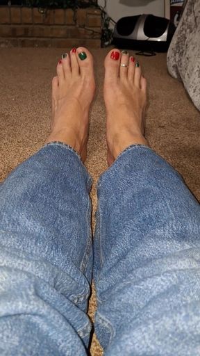 Cute toes and Jeans