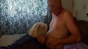 Crumpet cleans a man's belly button WMV