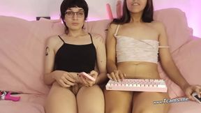 Sexy Tranny Sucks Magic Wand And Kissing
