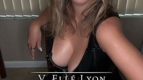 Elle Lyon Wants You To Comply