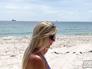 BJRAW Lola Cheeks' beachy oral job