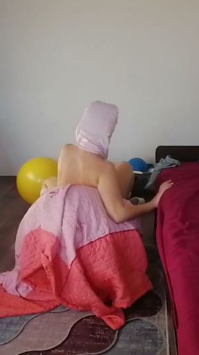 Amateur wife crazy dance in the house naked. Hot wife cuts off her clothes.   Clip 1