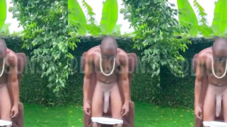 Des salopes gays à grosse bite taillent des pipes baveuses puis se font défoncer