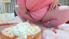 (MUST SEE) Filthy BBW Slut Tilly D Farts Whipped Cream All Over Cake