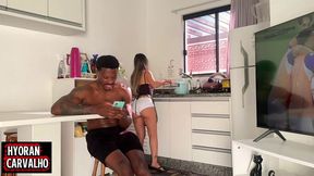 faxineira entrou na rola enquanto minha mulher estava fora / parte 1