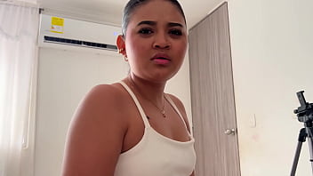 Tom&eacute_ Viagra por accidente y mi hermanastra me ayuda con mi erecci&oacute_n