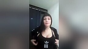 Latina Shows A Boob With No Intention