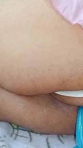 Dos Juguetotes Enormes Me Dejan Mi Colita Apretada Tada Abierta Y Me Duele Mucho Pero Me Encanta