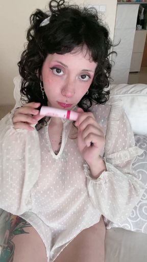 Gamer slut ready for your joystick. 🎮