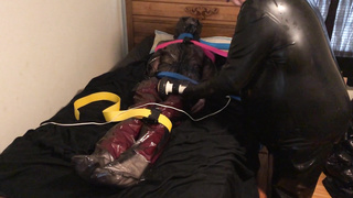 June 15 2022 - Condom Man gives me a high intensity O within his vinyl breathplay suit, exquisite gear!