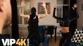 HUNT4K. Scrounger&#039;s snatch is filled with the homeowner&#039;s hard cock
