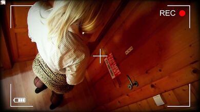 The blonde from the sex shop stops me during my ASMR Hearbeat so I can try out a glass dildo: unboxing and test ! ( TRAILER "ICICLES N°62" VIDEO )