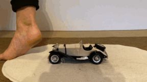 Sneaker-Girl Akira - Oldtimer Crush