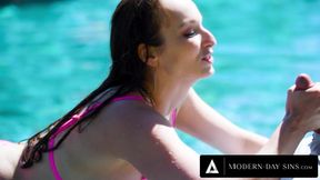 MODERN-DAY SINS - Busty MILF Housewife Bounces Big Ass On Pool Boy's Dick Before Husband Comes Home