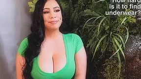 Julia Mendoza: Tit Chat