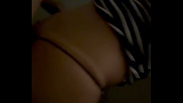 Comedor arretado em aventura intensa com a Hotwife Belinha: fez fisting, fez na rua, no terra&ccedil_o e na cama do corno deu leite quente pra esposa na frente do corno manso - parte 2
