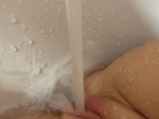 1st time trying to masturbate with water jet