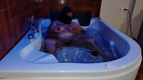 incredible i masturbate a colombian in a jacuzzi and he gives me a delicious oral until he fucks her pussy.