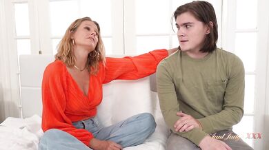 Thick MILF stepmom lets her stepson fuck her until she gushes