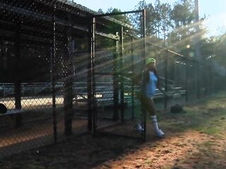 Gals Indulge in Hawt Lick Games After Sport
