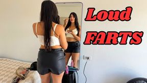 Smelly farts while doing my makeup for a first date