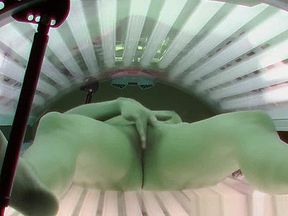 Girl Masturbating in Solarium