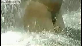 Flagra (banho de cachoeira)