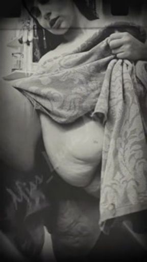 Wiggles and Ass Spreading SlowMo