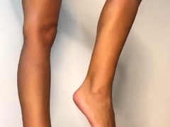 Amateur hottie solo masturbation