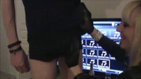 lady resille baise en cuir