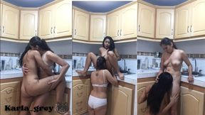 I seduce the neighbor&#039;s stepdaughter