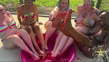 Five Cruel Goddesses Humiliate Your Tiny Dick With Jello Between Our Perfect Toes