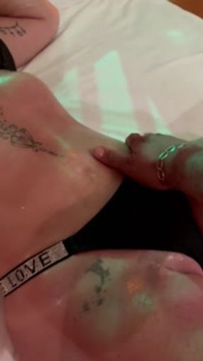 I fucked the blonde at the motel and came in her pussy until semen ran out