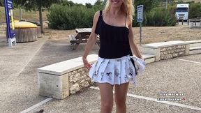 m exhibant sur differentes aires de repos en partant en vacances voici une ...