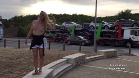 m exhibant sur differentes aires de repos en partant en vacances voici une ...