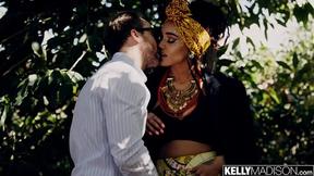 ”Ebony Hot Girl Julie Kay Takes White Meat in Her Ebony Butt”