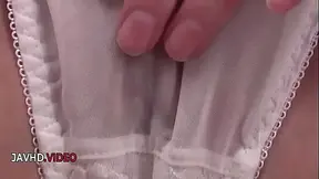 Japanese beauty Yua Ariga shows off her skilled cock sucking