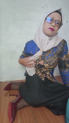 Busty Hijab Trans Dildoing Her Anus and Masturbates