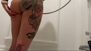 Big tit Housewife Lola Maverick cleans bathroom fully nude