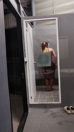 FN124 I'm having a blissful time in the shower.