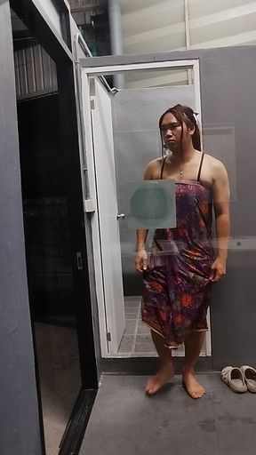 FN124 I'm having a blissful time in the shower.