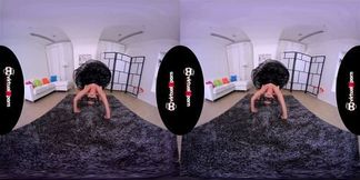 hot Vinna Reed is a gorgeous flexible ballerina