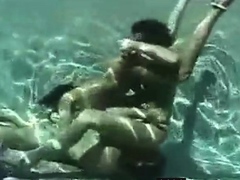 sex underwater 3 some!