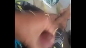 Pap&aacute_ maduro cacorro me seduce mostrandome su verga