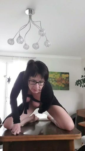 Loud orgasm on table   Clip 2